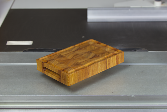 Small cutting board ("Item")