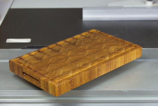 Large cutting board ("Dog")