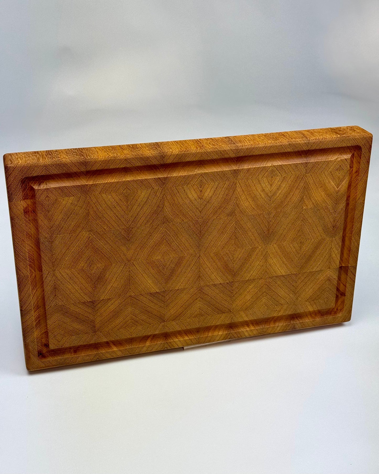 End grain cutting board (Medium)