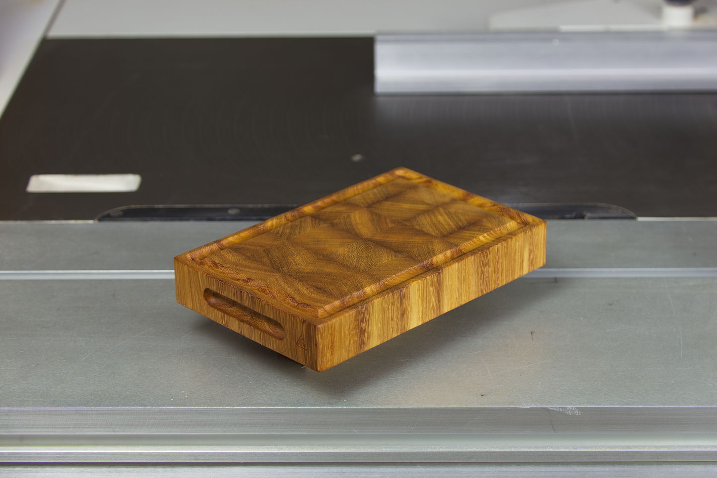 Small cutting board ("Mike")